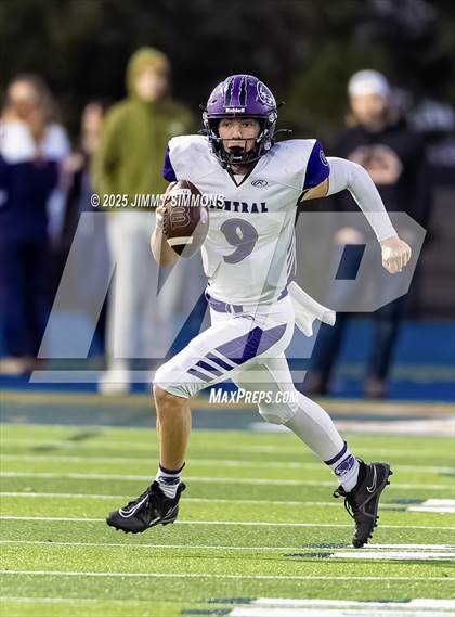 Thumbnail 3 in Breese Central @ Rochester (IHSA 4A Quarterfinal) photogallery.