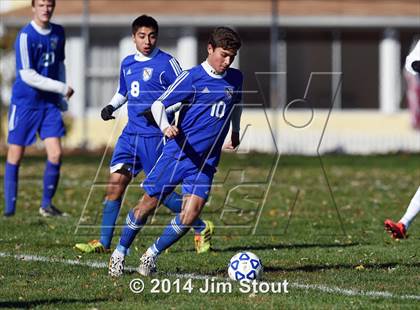 Thumbnail 3 in Skaneateles vs. Mattituck (NYSPHSAA Class B Semifinal) photogallery.