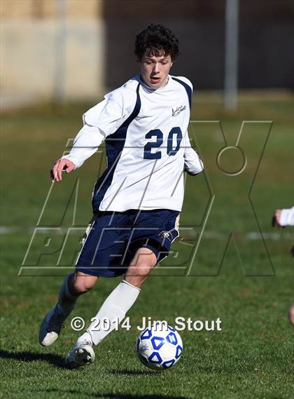 Thumbnail 2 in Skaneateles vs. Mattituck (NYSPHSAA Class B Semifinal) photogallery.