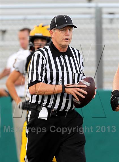 Thumbnail 2 in JV: Del Oro @ De La Salle photogallery.