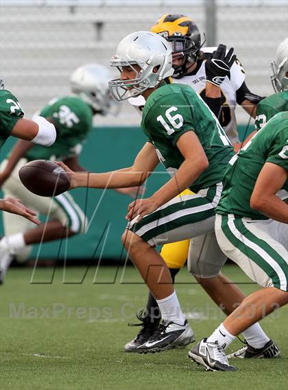 Thumbnail 1 in JV: Del Oro @ De La Salle photogallery.