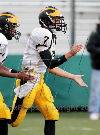 Thumbnail 3 in JV: Del Oro @ De La Salle photogallery.