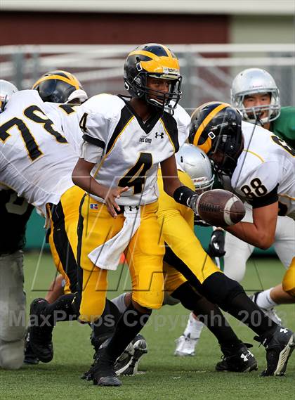 Thumbnail 2 in JV: Del Oro @ De La Salle photogallery.