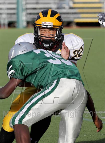 Thumbnail 3 in JV: Del Oro @ De La Salle photogallery.