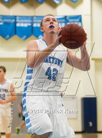 Thumbnail 3 in Wakefield @ Yorktown photogallery.
