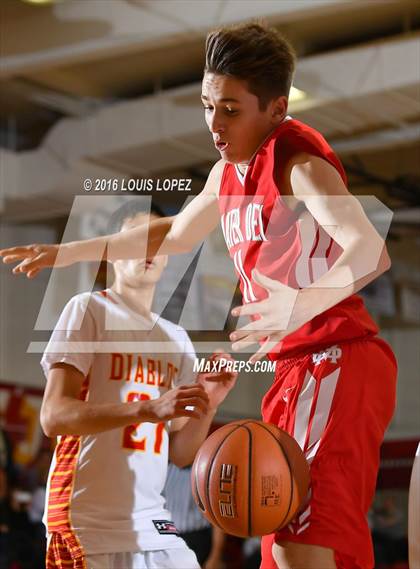 Thumbnail 3 in Mission Viejo vs. Mater Dei (Diablo Inferno Tourney) photogallery.