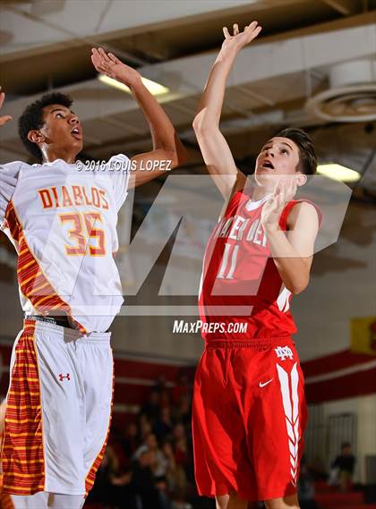 Thumbnail 1 in Mission Viejo vs. Mater Dei (Diablo Inferno Tourney) photogallery.