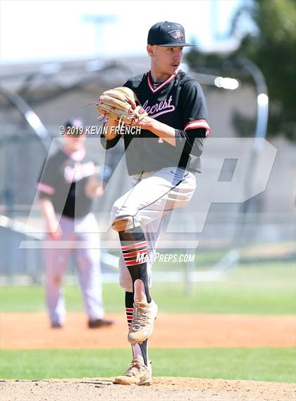 Thumbnail 1 in Eaglecrest vs. Deer Valley (Coach Bob Invitational) photogallery.