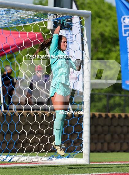Thumbnail 3 in Davenport vs. Celina (UIL 4A Soccer Division I Final) photogallery.