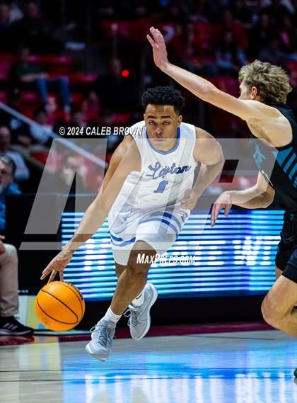 Thumbnail 2 in Layton vs. Farmington (UHSAA 6A Quarterfinal) photogallery.