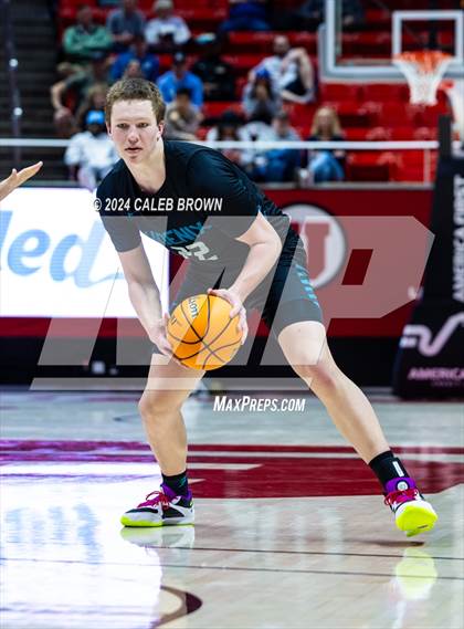 Thumbnail 2 in Layton vs. Farmington (UHSAA 6A Quarterfinal) photogallery.