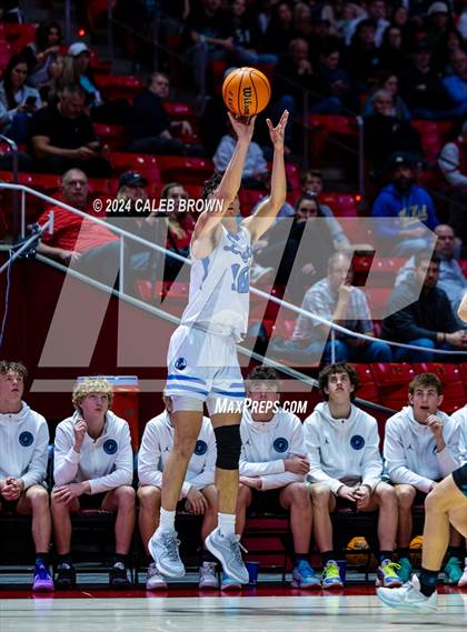 Thumbnail 2 in Layton vs. Farmington (UHSAA 6A Quarterfinal) photogallery.