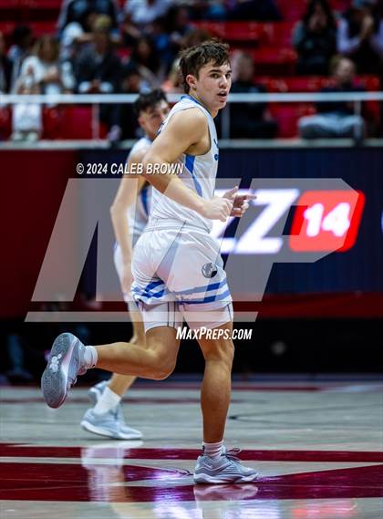 Thumbnail 2 in Layton vs. Farmington (UHSAA 6A Quarterfinal) photogallery.