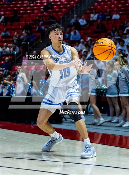 Thumbnail 2 in Layton vs. Farmington (UHSAA 6A Quarterfinal) photogallery.