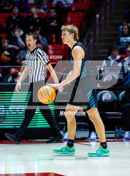 Thumbnail 2 in Layton vs. Farmington (UHSAA 6A Quarterfinal) photogallery.