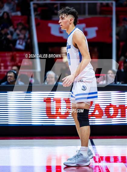 Thumbnail 1 in Layton vs. Farmington (UHSAA 6A Quarterfinal) photogallery.