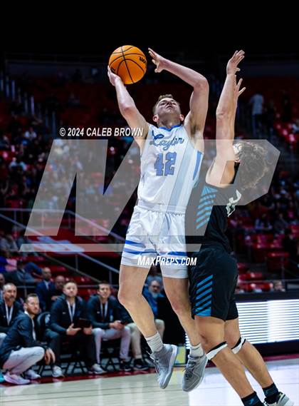 Thumbnail 1 in Layton vs. Farmington (UHSAA 6A Quarterfinal) photogallery.