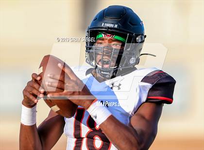 Thumbnail 2 in Norman @ Deer Creek photogallery.