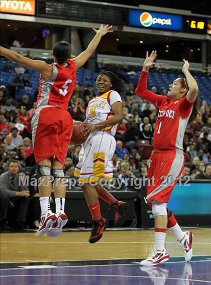 Thumbnail 3 in Berkeley vs. Mater Dei (CIF State D1 Final) photogallery.