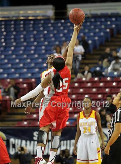 Thumbnail 2 in Berkeley vs. Mater Dei (CIF State D1 Final) photogallery.