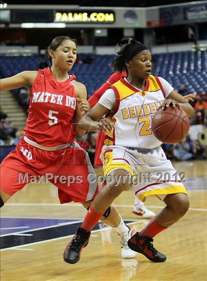 Thumbnail 2 in Berkeley vs. Mater Dei (CIF State D1 Final) photogallery.