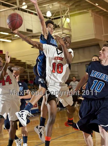 Thumbnail 3 in Gateway vs. Legend photogallery.