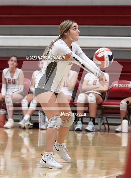 Thumbnail 3 in Truckee vs Lowry photogallery.