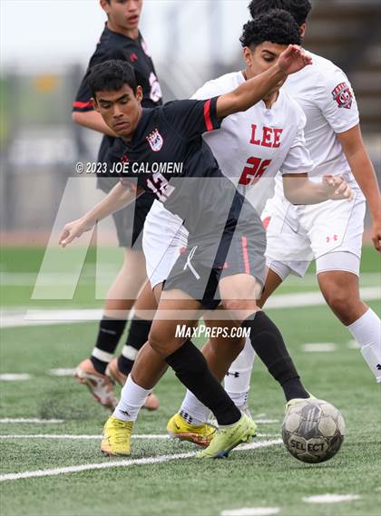 Thumbnail 2 in Lee vs Churchill photogallery.