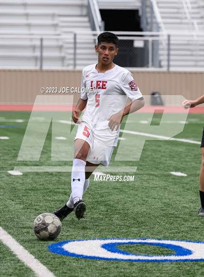Thumbnail 3 in Lee vs Churchill photogallery.