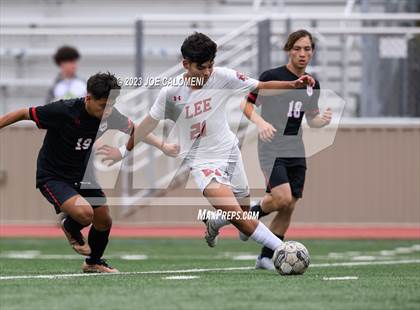 Thumbnail 2 in Lee vs Churchill photogallery.