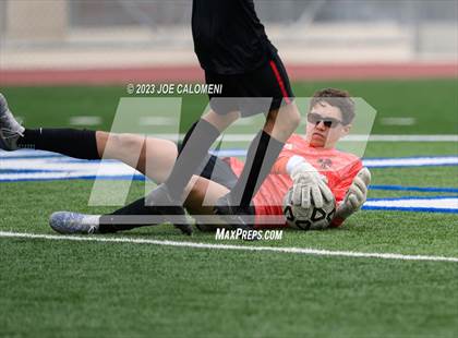 Thumbnail 1 in Lee vs Churchill photogallery.