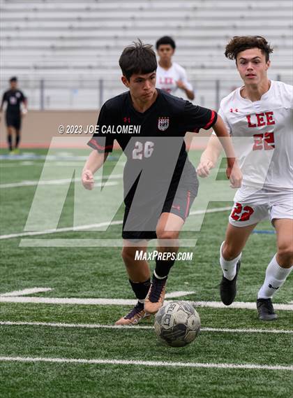 Thumbnail 3 in Lee vs Churchill photogallery.