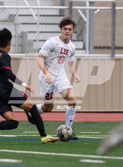 Thumbnail 3 in Lee vs Churchill photogallery.