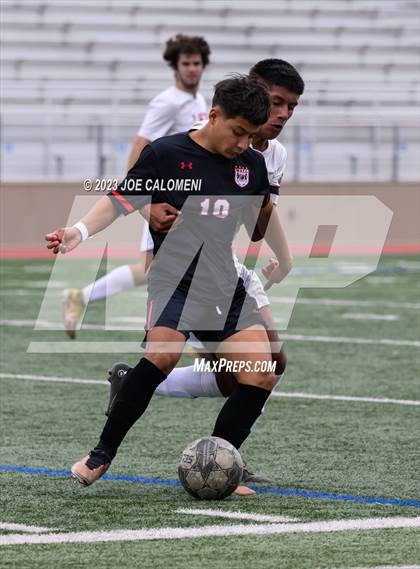 Thumbnail 2 in Lee vs Churchill photogallery.