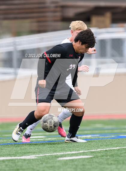 Thumbnail 3 in Lee vs Churchill photogallery.