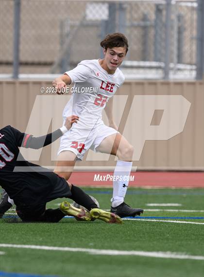 Thumbnail 2 in Lee vs Churchill photogallery.