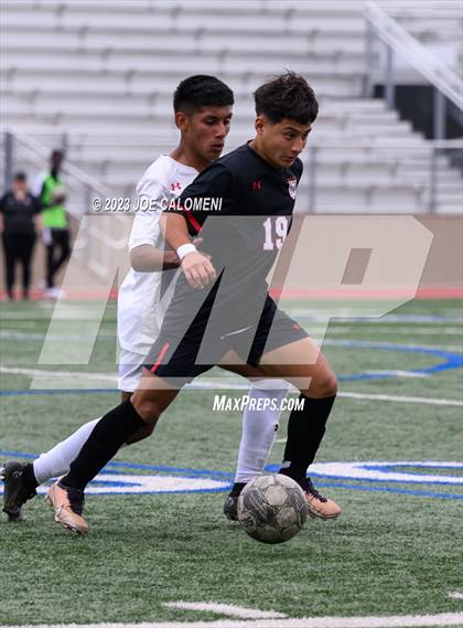 Thumbnail 1 in Lee vs Churchill photogallery.