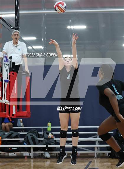 Thumbnail 2 in Jensen Beach vs Canterbury (Nike Tournament of Champions) photogallery.