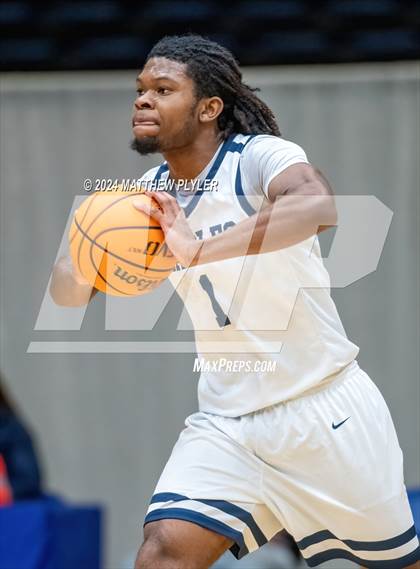 Thumbnail 2 in Northwood Temple Academy vs. Greenfield (Hoops and Dreams Showcase) photogallery.