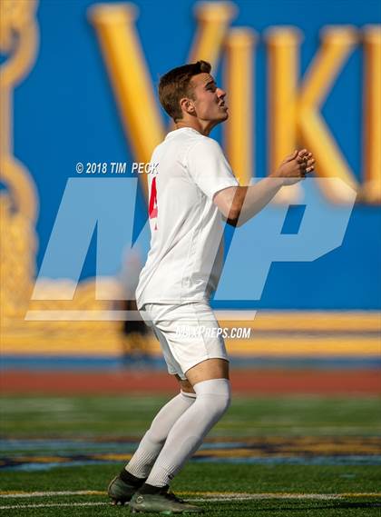 Thumbnail 2 in Kennedy vs. Redondo Union photogallery.