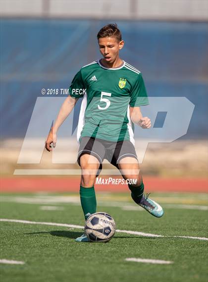 Thumbnail 3 in Kennedy vs. Redondo Union photogallery.