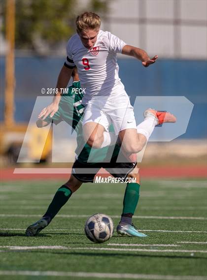 Thumbnail 2 in Kennedy vs. Redondo Union photogallery.
