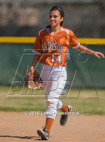 Thumbnail 1 in JV: MacArthur vs Madison JV photogallery.