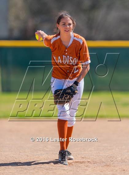 Thumbnail 1 in JV: MacArthur vs Madison JV photogallery.