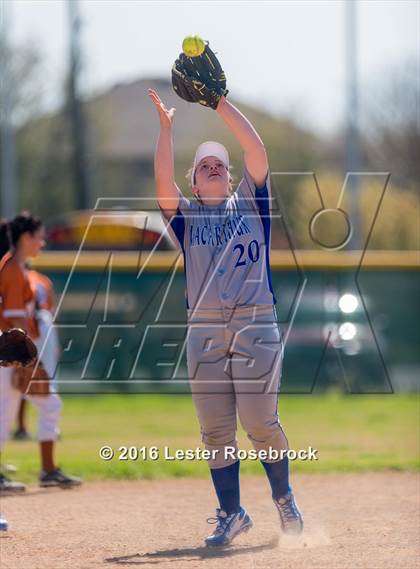 Thumbnail 1 in JV: MacArthur vs Madison JV photogallery.