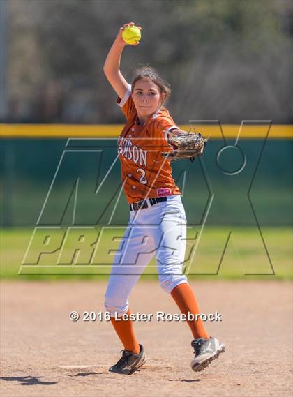 Thumbnail 3 in JV: MacArthur vs Madison JV photogallery.