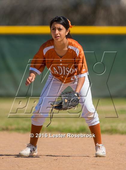 Thumbnail 1 in JV: MacArthur vs Madison JV photogallery.