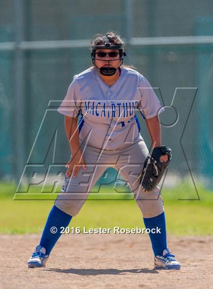 Thumbnail 3 in JV: MacArthur vs Madison JV photogallery.