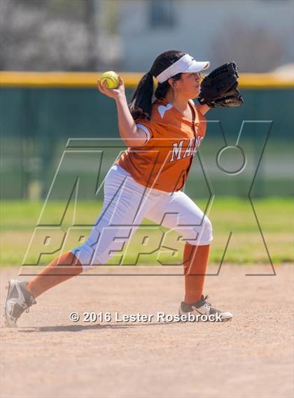 Thumbnail 3 in JV: MacArthur vs Madison JV photogallery.