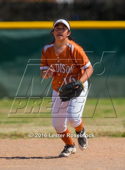 Thumbnail 2 in JV: MacArthur vs Madison JV photogallery.